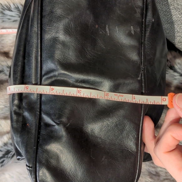 🌷Vegan Leather Backpack - Picture 10 of 16